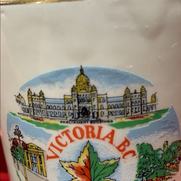 Vintage Victoria.B.C Canada souvenir mug,22 K gold - Picture 10 of 12